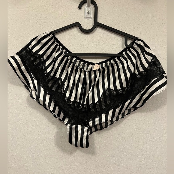 Bundle 💗🖤Victoria's Secret Lingerie - Picture 9 of 14